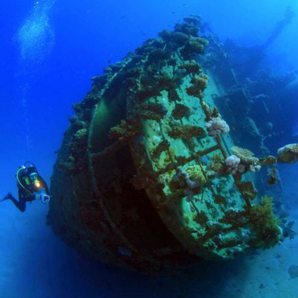 WRECK DIVING